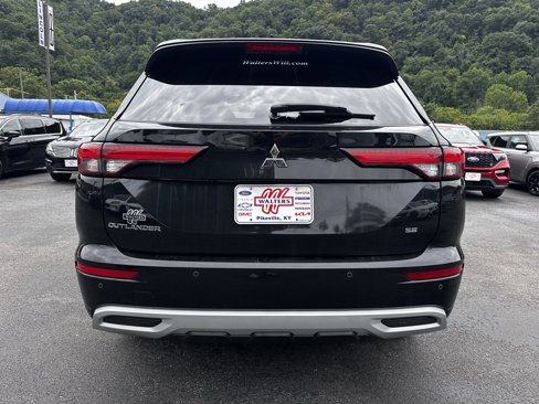 Used 2022 Mitsubishi Outlander SE image 28