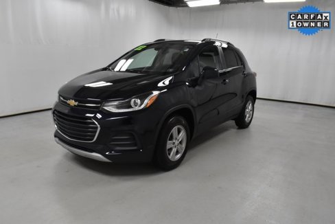 Used 2022 Chevrolet Trax LT w/ LT Convenience Package image 2