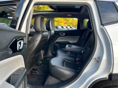 Used 2022 Jeep Compass Limited w/ Sun and Sound Group image 18