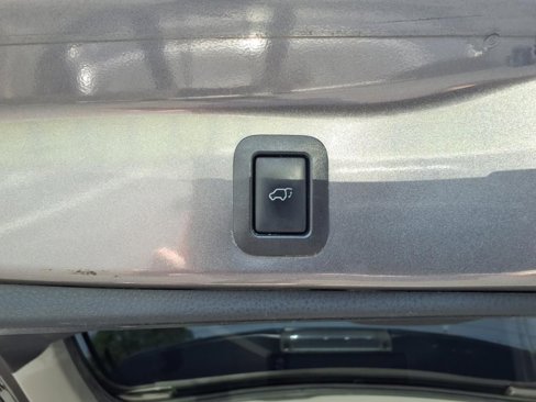 Used 2017 Toyota Highlander XLE image 27