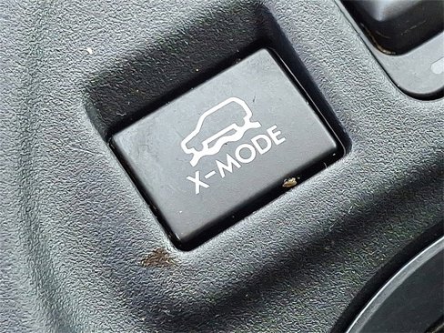 Used 2019 Subaru Crosstrek 2.0i Premium w/ Eyesight System image 24