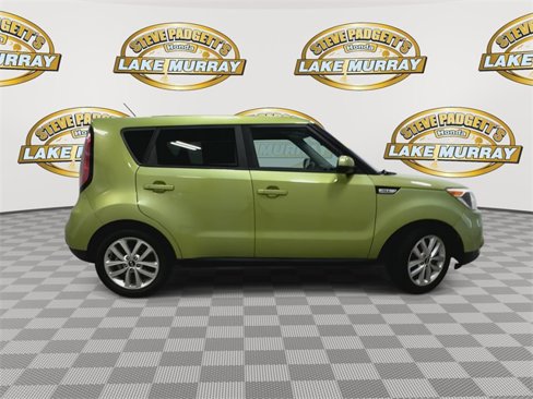 Used 2017 Kia Soul + image 4