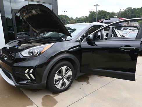 Used 2020 Kia Niro LX image 9