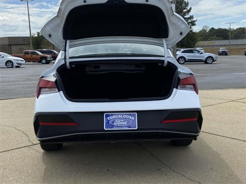 Used 2025 Hyundai Elantra Sport image 8