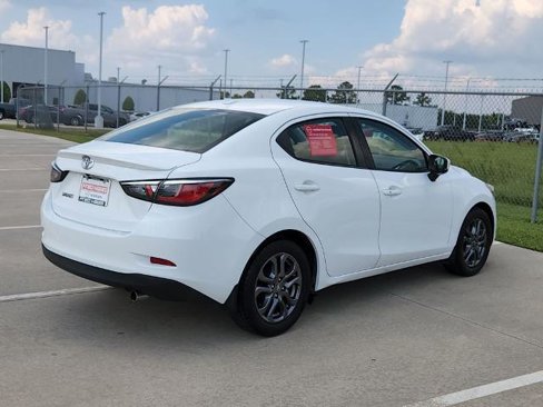 Used 2020 Toyota Yaris LE image 5
