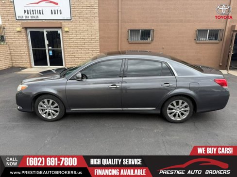 Used 2011 Toyota Avalon Limited image 2