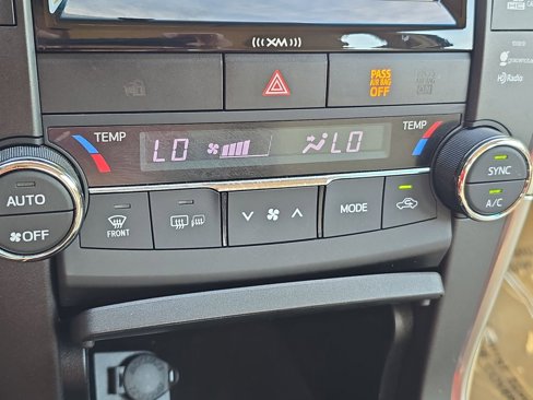 Used 2016 Toyota Camry XLE image 23