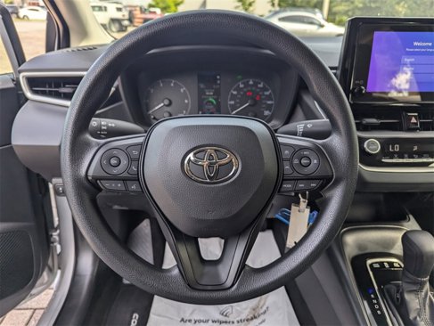 Used 2025 Toyota Corolla LE image 28