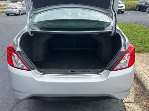 Used 2016 Nissan Versa SV image 18