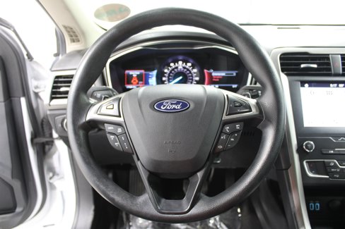 Used 2019 Ford Fusion SE image 9