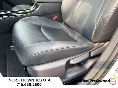 Used 2022 Toyota Prius XLE image 25