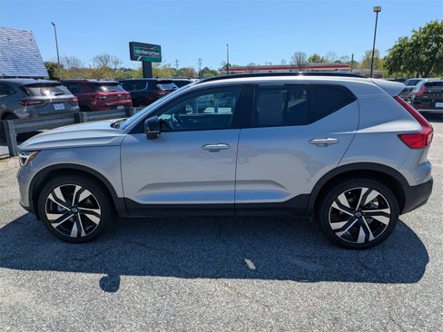 Certified 2023 Volvo XC40 B5 Plus image 7