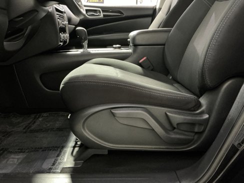 Used 2020 Nissan Pathfinder S image 22