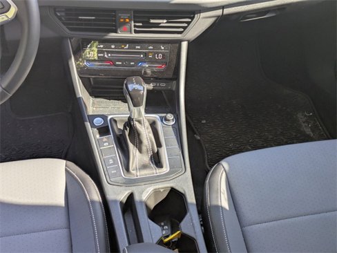 Used 2025 Volkswagen Jetta SE image 17