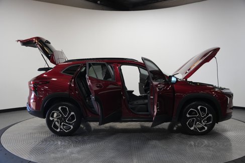 Used 2024 Chevrolet Trax RS w/ Driver Confidence Package image 9