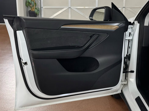 Used 2023 Tesla Model Y AWD image 15