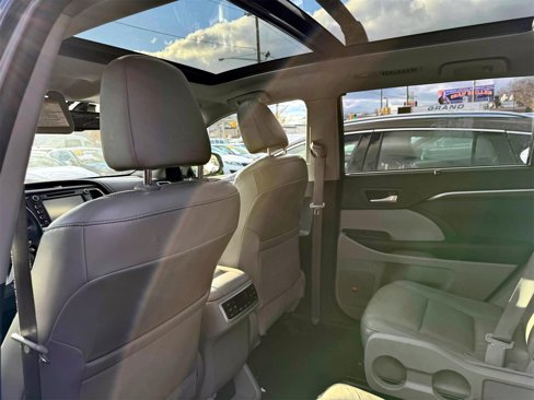 Used 2015 Toyota Highlander Limited Platinum image 30