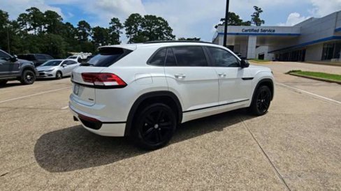 Used 2023 Volkswagen Atlas Cross Sport SEL R-Line image 8