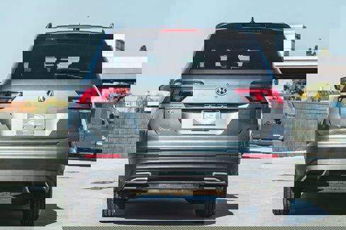 Used 2019 Volkswagen Tiguan SE w/ Panoramic Sunroof Package image 6