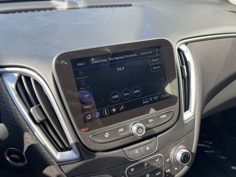 Used 2023 Chevrolet Malibu LT image 9