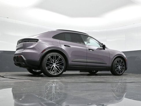 Certified 2024 Porsche Macan 4 Electric image 39