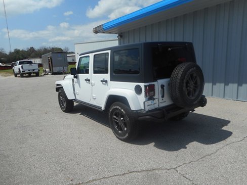 Used 2018 Jeep Wrangler Unlimited Sport image 3