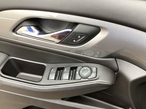 Used 2019 Chevrolet Traverse LT image 15