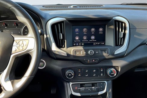 Used 2024 GMC Terrain SLE image 8