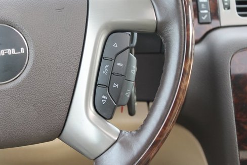 Used 2014 GMC Yukon XL Denali image 31