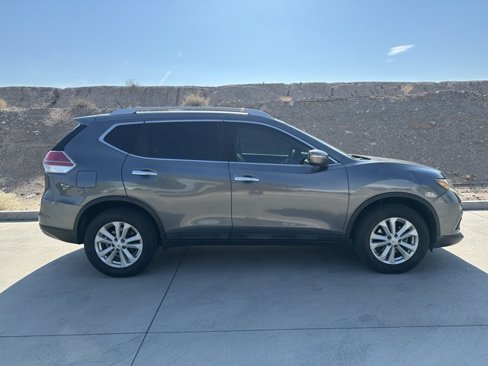 Used 2014 Nissan Rogue SV image 4