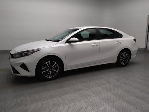 Used 2024 Kia Forte LXS image 2