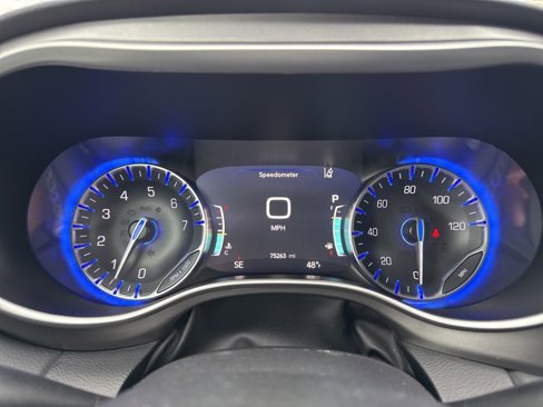 Used 2023 Chrysler Pacifica Touring-L image 48