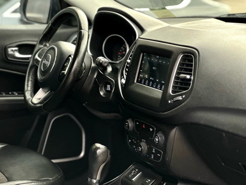 Used 2019 Jeep Compass Latitude image 11