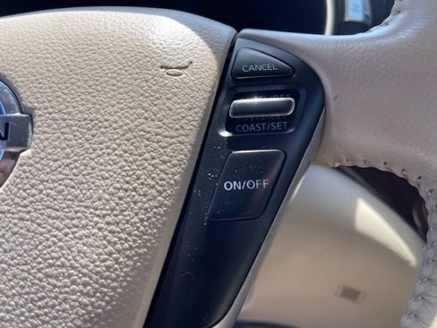 Used 2012 Nissan Quest SL image 24