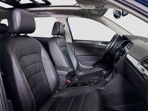 Used 2018 Volkswagen Tiguan SEL Premium image 29