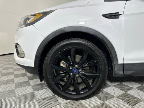 Used 2018 Ford Escape SE w/ SE Sport Appearance Package image 9