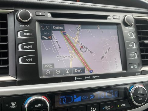 Used 2019 Toyota Highlander XLE image 8