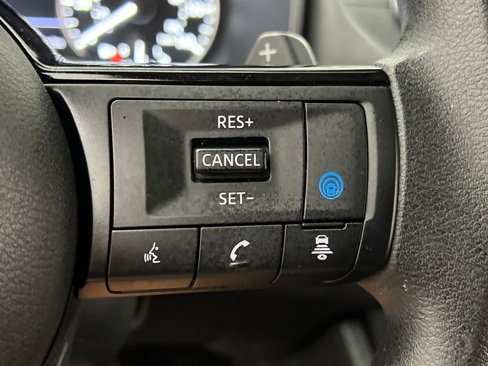 Used 2023 Nissan Rogue SV image 40