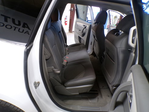 Used 2017 Chevrolet Traverse LT image 14