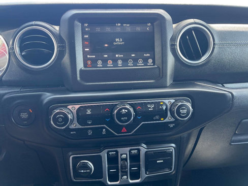 Used 2018 Jeep Wrangler Unlimited Sahara image 20