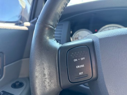 Used 2005 Dodge Durango SLT w/ Family Value Group image 24