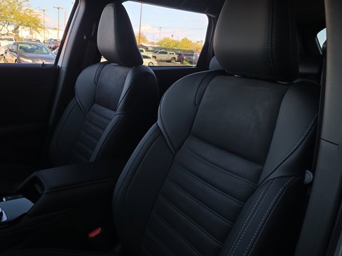 New 2025 Mitsubishi Outlander SE image 9