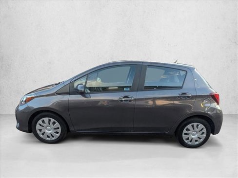 Used 2015 Toyota Yaris L image 9
