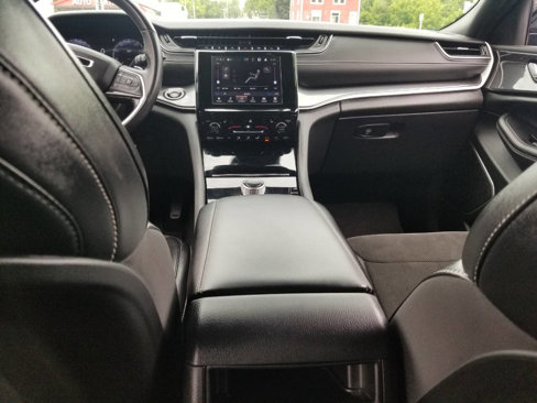 Certified 2022 Jeep Grand Cherokee Altitude image 10
