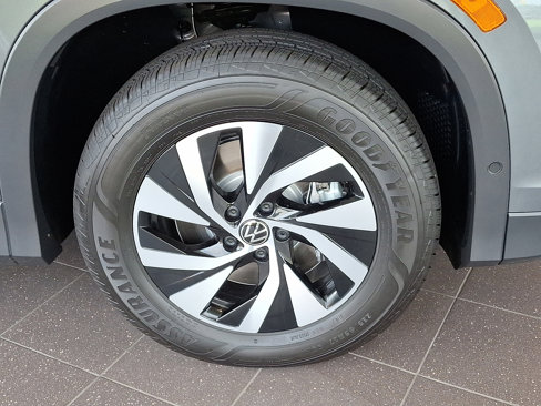 New 2025 Volkswagen Tiguan S image 6