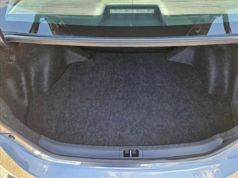 Used 2017 Toyota Corolla LE image 6