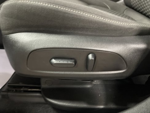 Used 2019 GMC Acadia SLE image 9