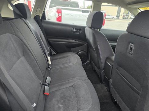 Used 2015 Nissan Rogue S image 3