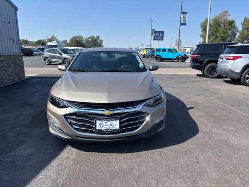 Used 2022 Chevrolet Malibu LT image 3