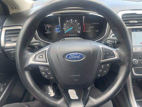 Used 2017 Ford Fusion SE w/ Fusion SE Technology Package image 27